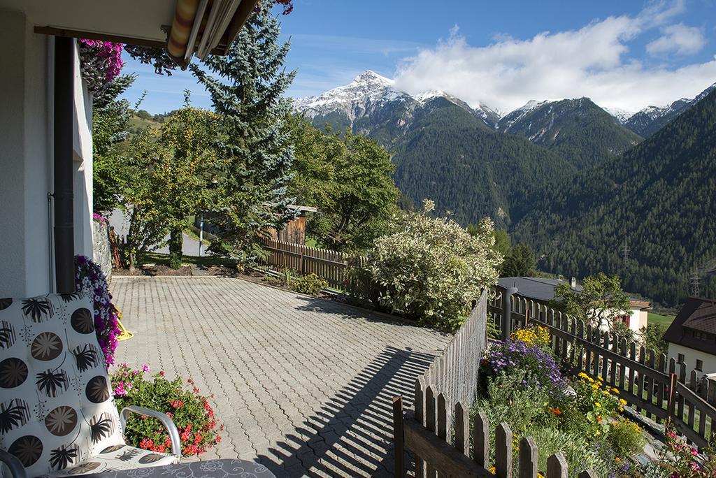 Chasa Plajet Apartment Ramosch Bagian luar foto