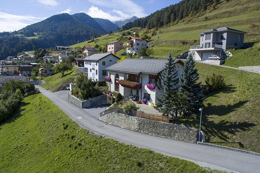 Chasa Plajet Apartment Ramosch Bagian luar foto
