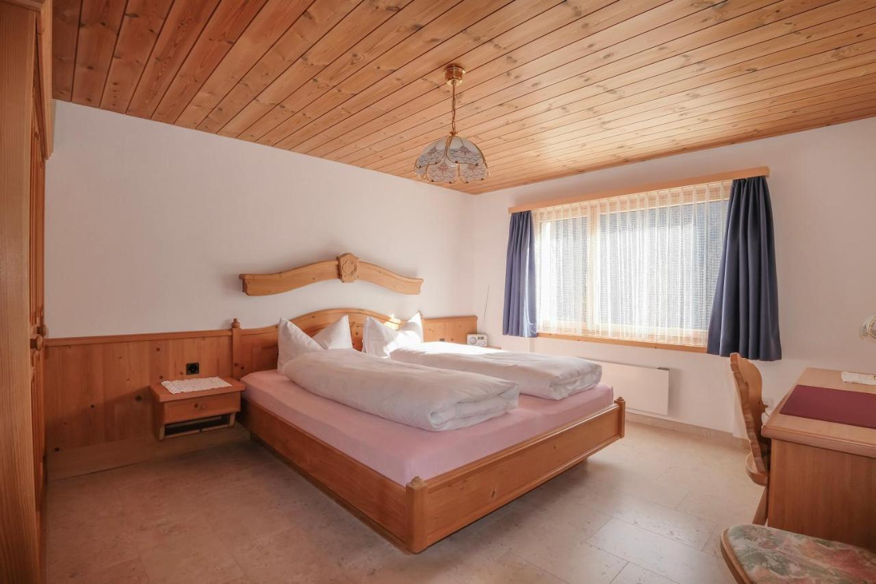 Chasa Plajet Apartment Ramosch Bagian luar foto