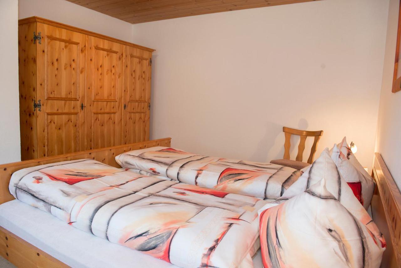 Chasa Plajet Apartment Ramosch Bagian luar foto