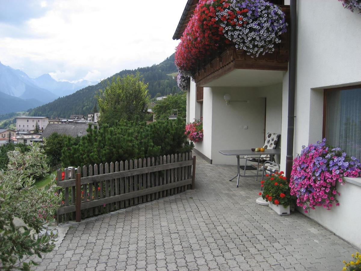 Chasa Plajet Apartment Ramosch Bagian luar foto