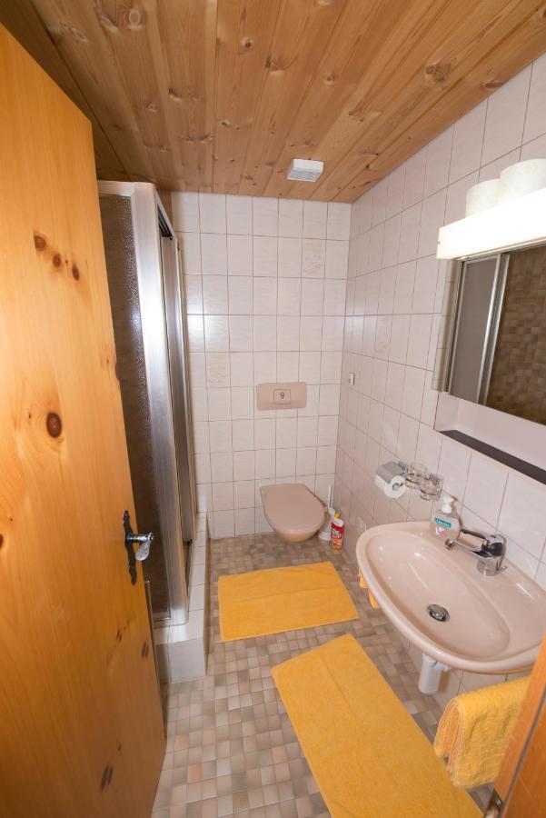 Chasa Plajet Apartment Ramosch Bagian luar foto